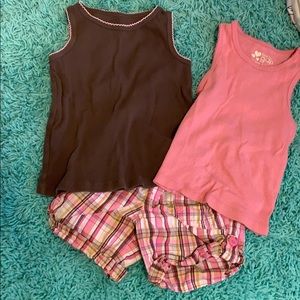 👼🏻5 for $20👼🏻Carter’s Plaid Shorts and 2 tanks